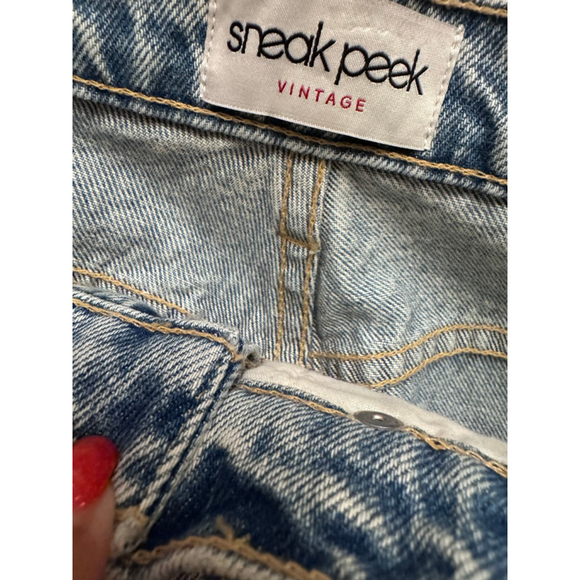 Sneak Peek High Rise Distressed Denim Shorts 11/30 - Picture 5 of 7